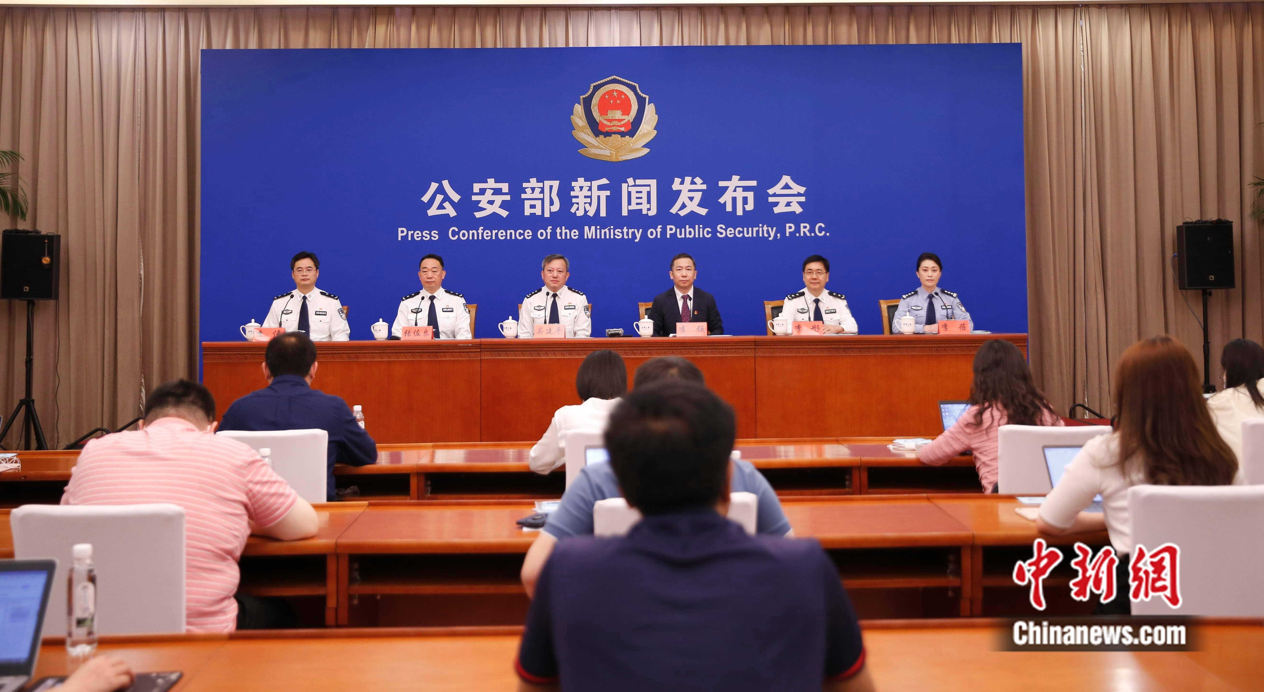 違規從事互聯網新聞發布(違規采訪發布轉載互聯網新聞信息違反了什么規定)