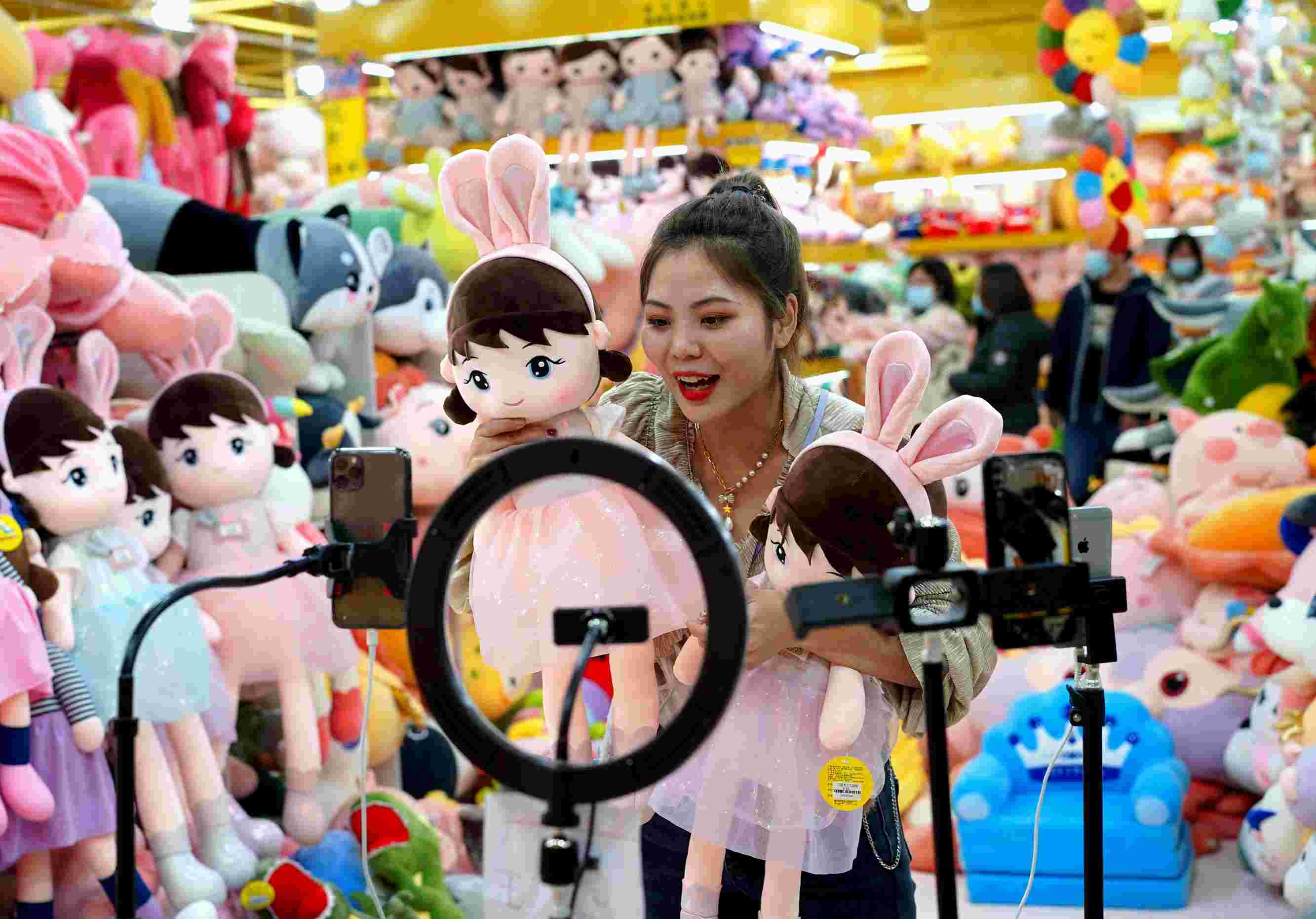 互聯(lián)網(wǎng)消費(fèi)類(lèi)新聞(互聯(lián)網(wǎng)消費(fèi)類(lèi)新聞?dòng)心男?